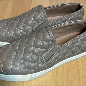 Steve Madden Ecentrcq Quilted Women's Slip On Shoes Loafer Sneakers 9 M Taupe